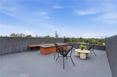 11700 Charnock, Los Angeles, CA 90066