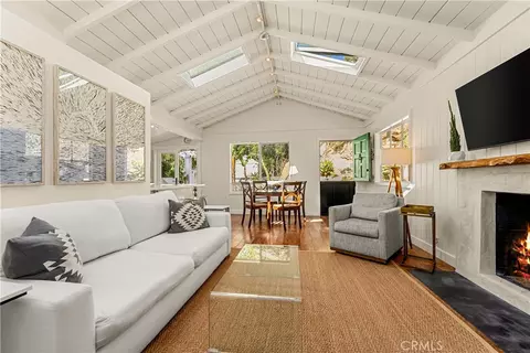 275 Woodland Dr, Laguna Beach, CA 92651