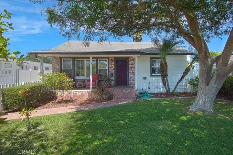 1925 Fullerton Ave, Costa Mesa, CA 92627