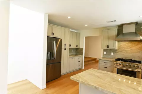 Kitchen - 292 Granada, Long Beach, CA 90803 photo 3 of 3