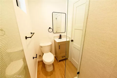 Bath - 292 Granada, Long Beach, CA 90803 photo 5 of 5