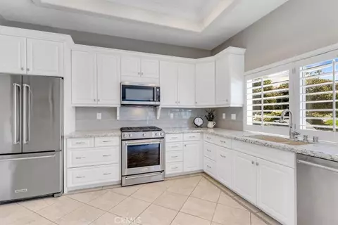 Kitchen - 33 Wimbledon Ct, Dana Point, CA 92629 photo 3 of 3
