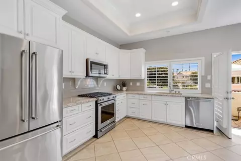 Kitchen - 33 Wimbledon Ct, Dana Point, CA 92629 photo 2 of 3