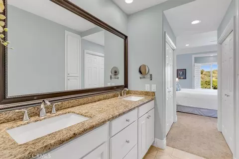 Bath - 33 Wimbledon Ct, Dana Point, CA 92629 photo 2 of 3