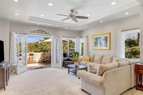 Living - 33 Wimbledon Ct, Dana Point, CA 92629 photo 3 of 4