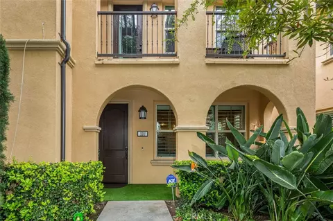 102 Rose Arch, Irvine, CA 92620
