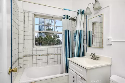 Bath - 1030 E Ocean Blvd #502, Long Beach, CA 90802 photo 1 of 1