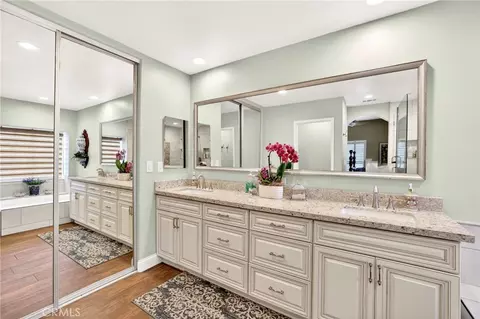 Bath - 633 N Orange St, Orange, CA 92867 photo 2 of 3