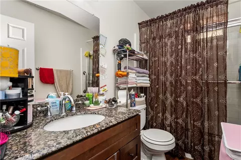 Bath - 1403 E Sail Ave, Orange, CA 92865 photo 4 of 5