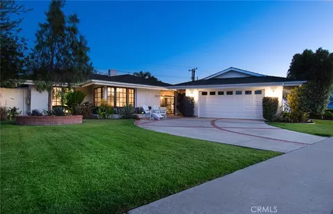 2023 S Capella Ct, Costa Mesa, CA 92626