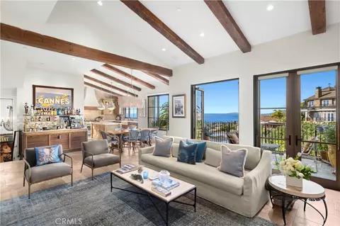 2100 Crestview Dr, Laguna Beach, CA 92651