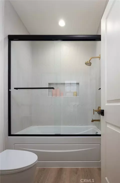 Bath - 93 Parson Brown, Irvine, CA 92618 photo 7 of 9