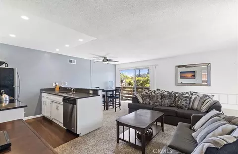 3206 W Balboa Blvd, Newport Beach, CA 92663