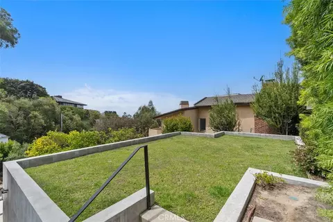 Exterior - 802 Summit, Laguna Beach, CA 92651 photo 3 of 7