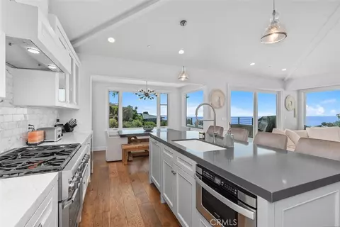 Kitchen - 802 Summit, Laguna Beach, CA 92651 photo 4 of 6