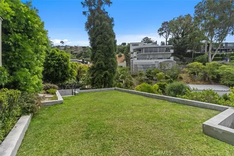 Exterior - 802 Summit, Laguna Beach, CA 92651 photo 4 of 7