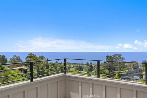 View/Area - 802 Summit, Laguna Beach, CA 92651 photo 3 of 9