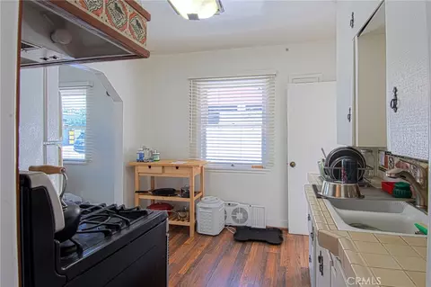 Kitchen - 2209 Elden Ave, Costa Mesa, CA 92627 photo 9 of 9