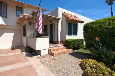 Exterior - 2209 Elden Ave, Costa Mesa, CA 92627 photo 6 of 14