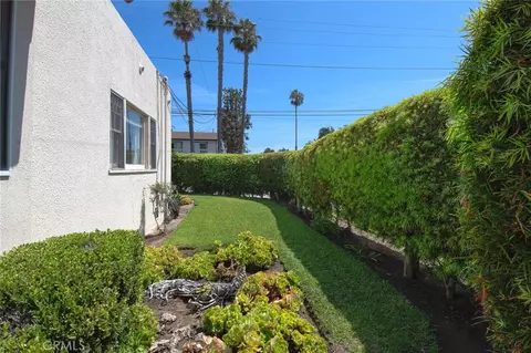 Exterior - 2209 Elden Ave, Costa Mesa, CA 92627 photo 4 of 14