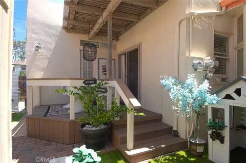 Exterior - 2209 Elden Ave, Costa Mesa, CA 92627 photo 9 of 14