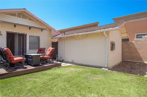 Exterior - 2209 Elden Ave, Costa Mesa, CA 92627 photo 14 of 14