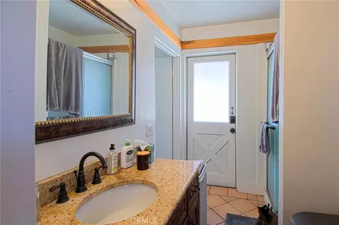 Bath - 2209 Elden Ave, Costa Mesa, CA 92627 photo 5 of 5