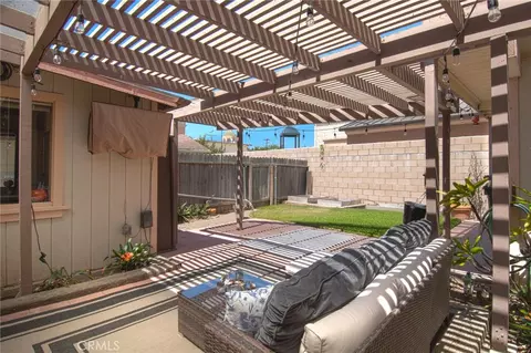 Exterior - 2209 Elden Ave, Costa Mesa, CA 92627 photo 10 of 14