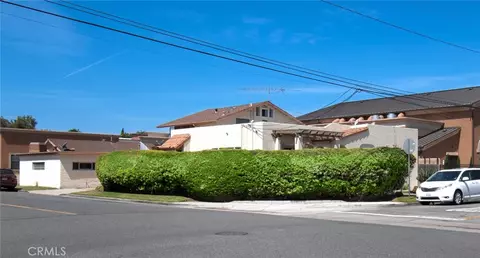 Exterior - 2209 Elden Ave, Costa Mesa, CA 92627 photo 1 of 14