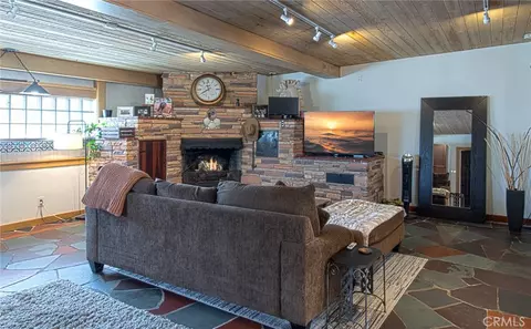Living - 2209 Elden Ave, Costa Mesa, CA 92627 photo 5 of 5