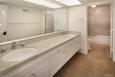 Bath - 4 Breakers, Dana Point, CA 92629 photo 3 of 3