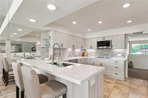 Kitchen - 43337 Lacovia Dr, Bermuda Dunes, CA 92203 photo 3 of 4