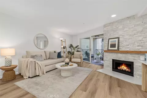 200 Pacific Coast Hwy #M50, Huntington Beach, CA 92648