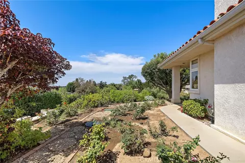 Exterior - 647 Tumble Creek Ln, Fallbrook, CA 92028 photo 13 of 19
