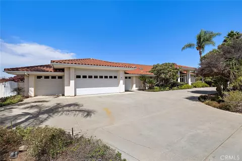 Exterior - 647 Tumble Creek Ln, Fallbrook, CA 92028 photo 4 of 19
