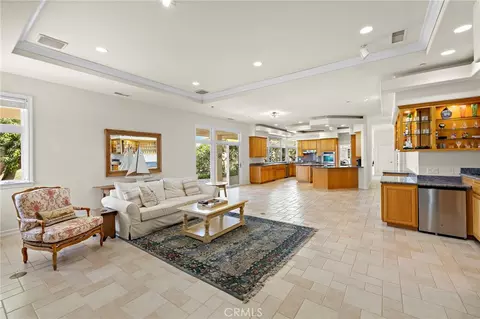 Living - 647 Tumble Creek Ln, Fallbrook, CA 92028 photo 4 of 7