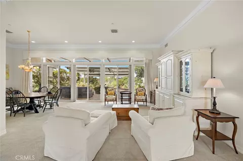 Living - 647 Tumble Creek Ln, Fallbrook, CA 92028 photo 2 of 7