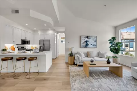 Living - 402 Bay Berry Pl, Encinitas, CA 92024 photo 2 of 3