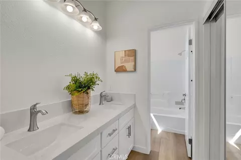 Bath - 402 Bay Berry Pl, Encinitas, CA 92024 photo 1 of 3