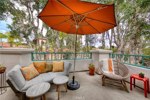 14 Villa Pt, Newport Beach, CA 92660