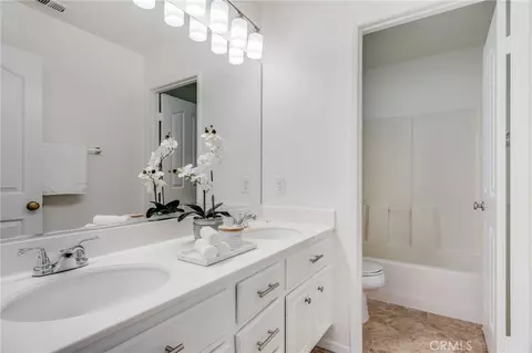 Bath - 21 Rhode Is, Irvine, CA 92606 photo 4 of 4