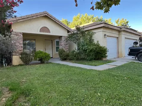 3401 Fairgreen Ln, Palmdale, CA 93551