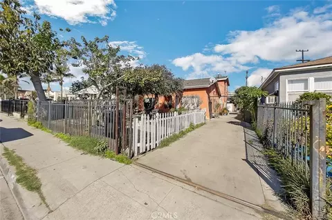 2659 Independence Ave, Huntington Park, CA 90255