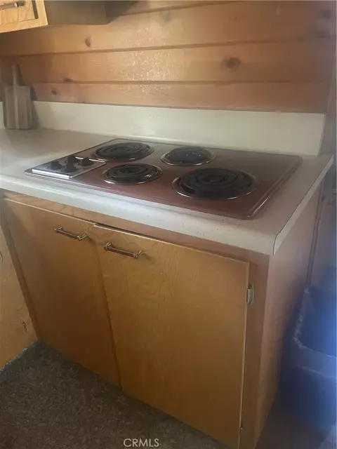 Kitchen - 24327 Montreaux, Crestline, CA 92325 photo 1 of 2