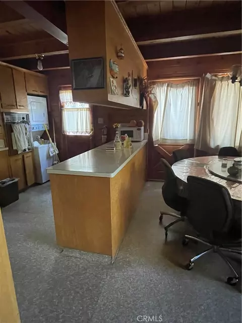 Kitchen - 24327 Montreaux, Crestline, CA 92325 photo 2 of 2