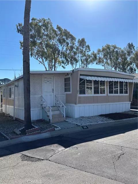 10001 W Frontage Rd #25, South Gate, CA 90280