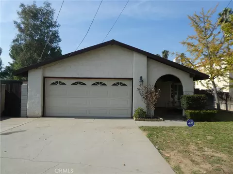 3842 Ridge Rd, Riverside, CA 92501