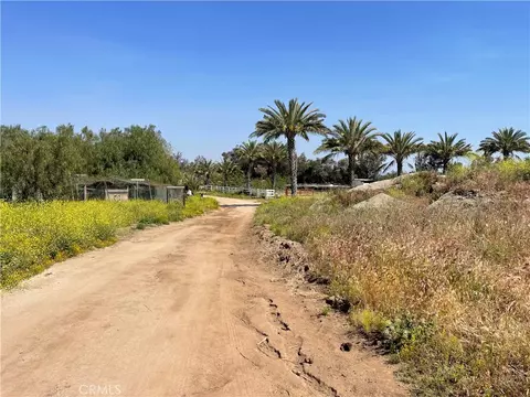 22285 Old Elsinore Rd, Perris, CA 92570 photo 3