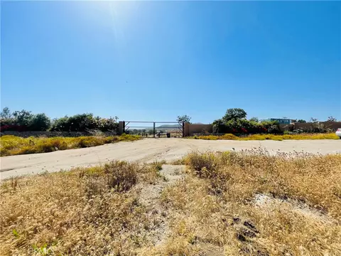 22285 Old Elsinore Rd, Perris, CA 92570 photo 2