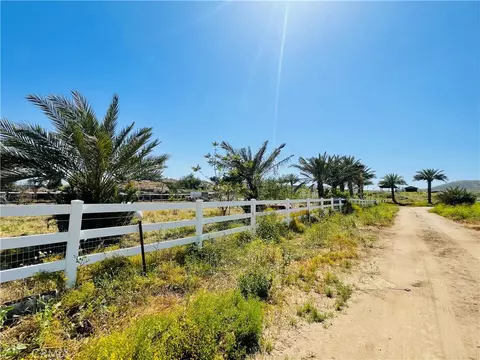 22285 Old Elsinore Rd, Perris, CA 92570 photo 4